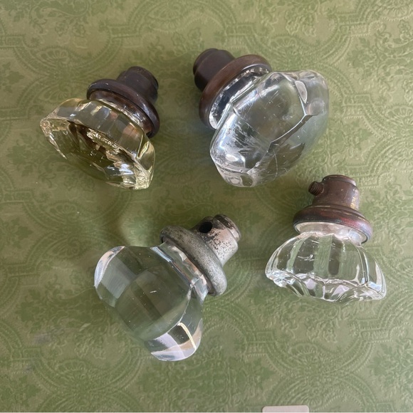 Vintage Glass Door Knobs - Picture 4 of 11